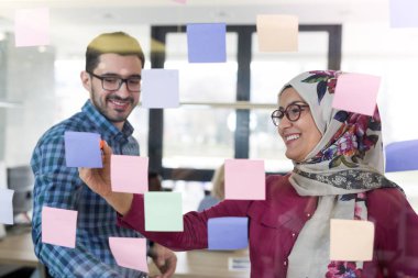 Office farklı iş takım