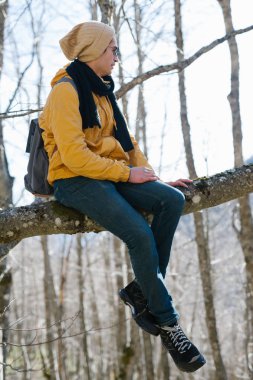 Ormandaki genç adam