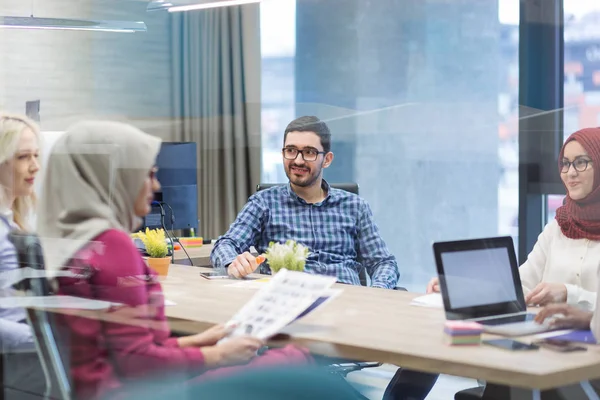 iş adamları parlak ofisi