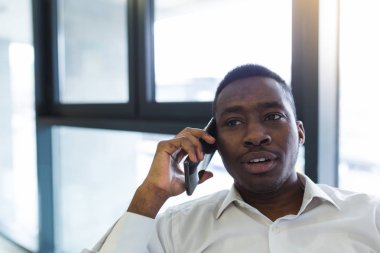 başarılı bir Afrikalı-Amerikalı iş adamı