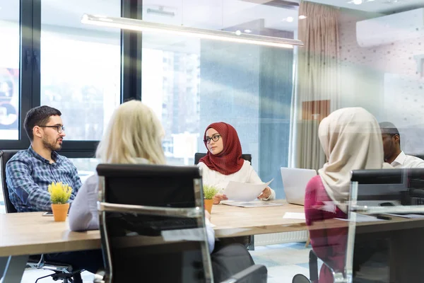 iş adamları parlak ofisi