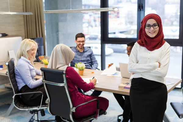 Ofiste çok kültürlü iş takım