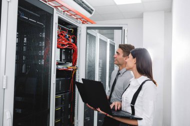 sunucu odasına çalışma busienss Kişilik ekibin