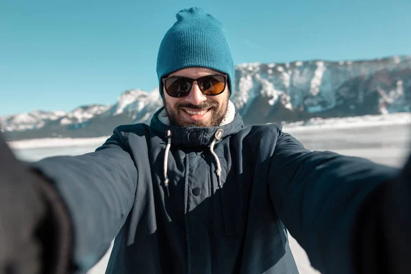 Man Making Selfie Frozen Lake — Stock Photo, Image