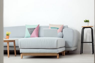 En az daire Sökülüp takılması