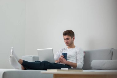 Sağlıklı ev freelancing üzerinden iş yapmak 20s hipster adam arıyorum.
