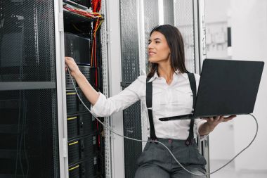 O süper sunucu denetimi uzman