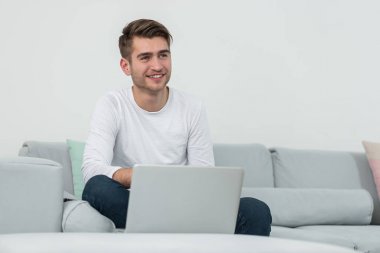 Sağlıklı ev freelancing üzerinden iş yapmak 20s hipster adam arıyorum.