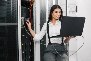 O süper sunucu denetimi uzman