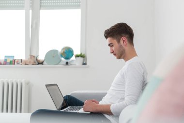 Sağlıklı ev freelancing üzerinden iş yapmak 20s hipster adam arıyorum.