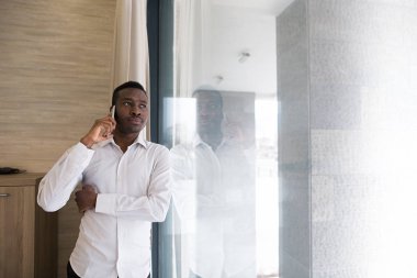 CEO patron ofisinde yönetici çalışma mutlu şirket lider