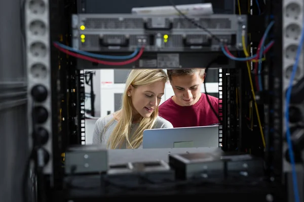 Expert Supercomputer Server Controleren — Stockfoto