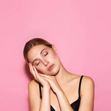 uyku model portret resim