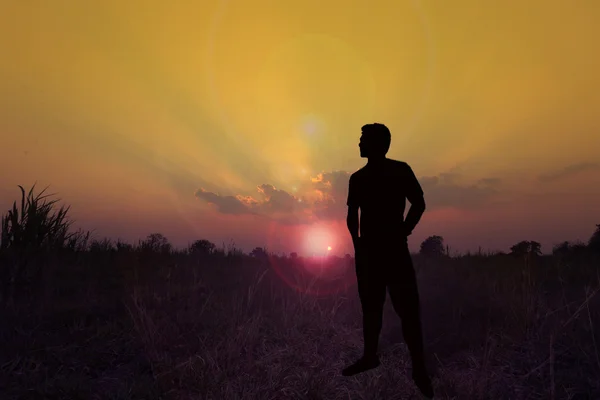 Adam Stan mutlu zamanında silüeti.