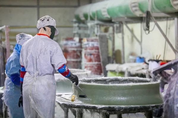 Fabrika sandalye ve kürek fiberglas.