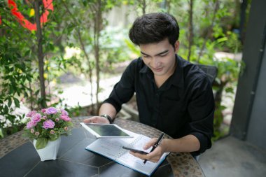 Genç iş adamı hisse arıyorum