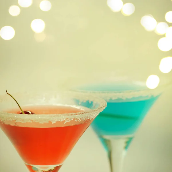 Twee cocktails met kersen — Stockfoto