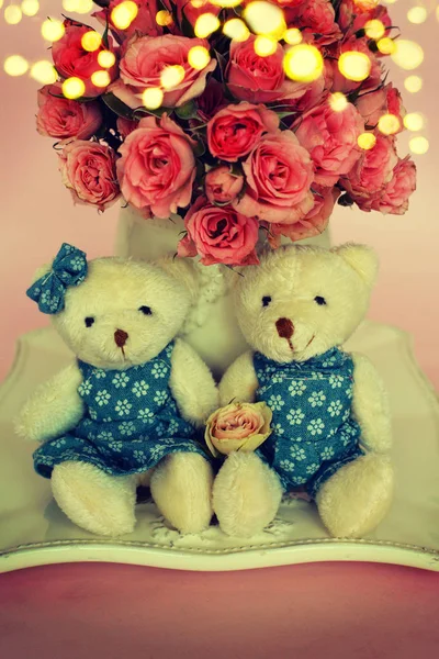 De dag van Valentijnskaarten. Twee speelgoed beren — Stockfoto