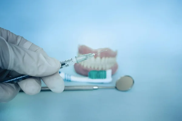 Стоматологічні інструменти для лікування зубів Ліцензійні Стокові Зображення