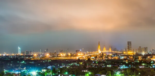 Bangkok cityscape, Bhumibol Bridge View at twilight, thailand — Stock Photo, Image