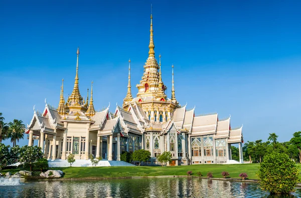 Landmark wat Thaise tempel op Wat geen Kum in de provincie Nakhon Ratchasima Thailand — Stockfoto