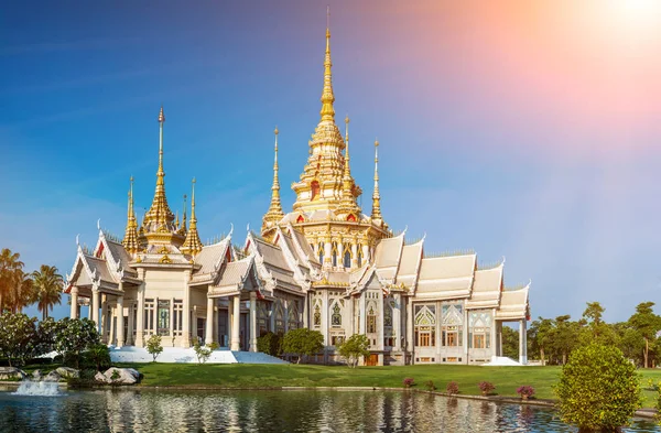 Landmark wat Thaise tempel op Wat geen Kum in de provincie Nakhon Ratchasima Thailand Stockfoto