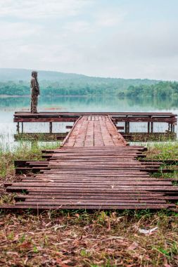 Chakrapong rezervuar (Kho Ito şelale) prachinburi Tayland at üzerinde bakış açısı.