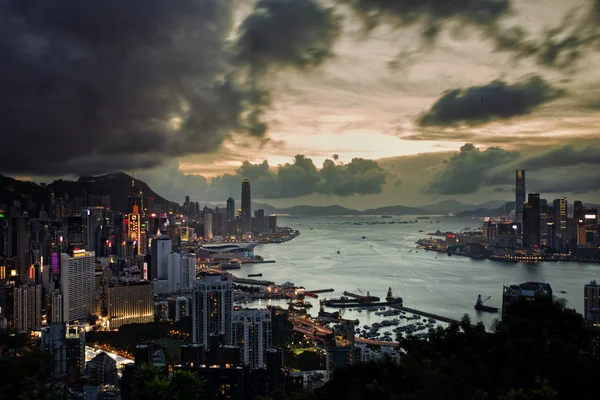 Hong Kong városra és a kikötő a naplemente Kína — Stock Fotó