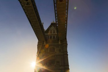 Londra Kule Köprüsü