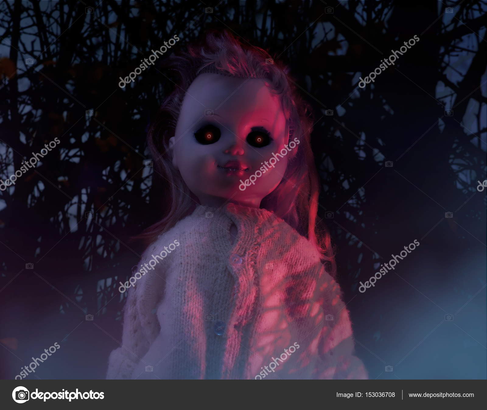 Horreur poupée photo . — Photo de stock par ©syberianmoon - 153036708, image size:1600x1346