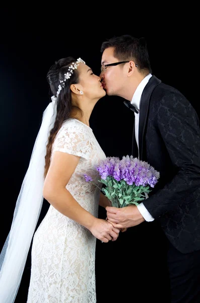 Asian wedding couple — Stock Photo, Image