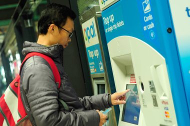 otomatik tren bilet makinesi