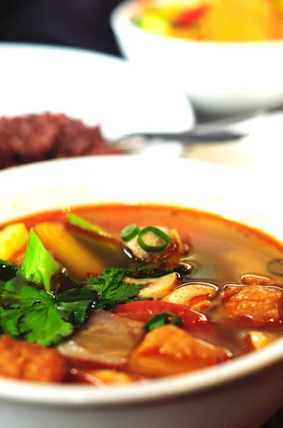 Tom yam soep — Stockfoto