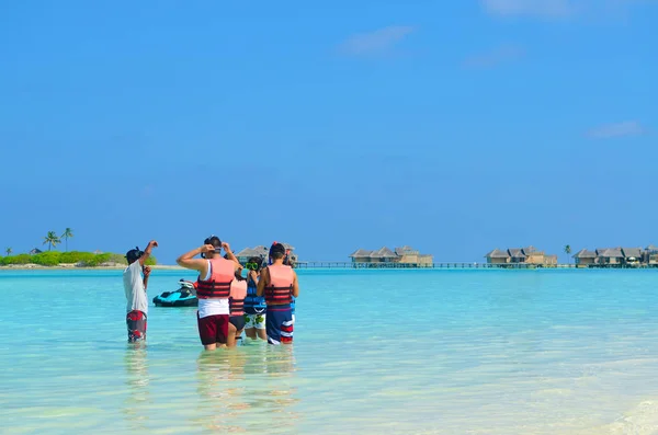 Snorkling i Maldiverna island — Stockfoto