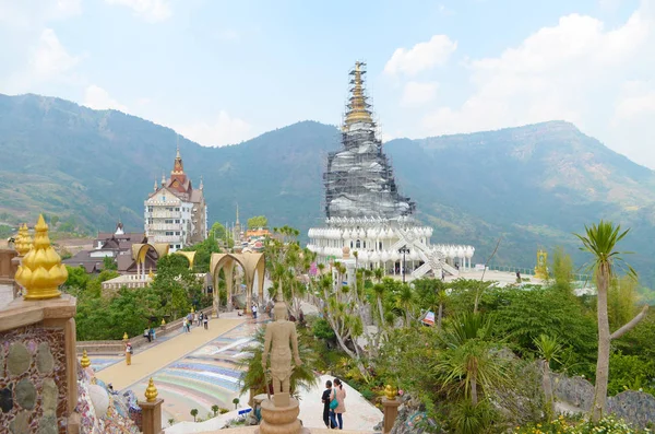 Wat phra that pha son kaew tempel — Stockfoto