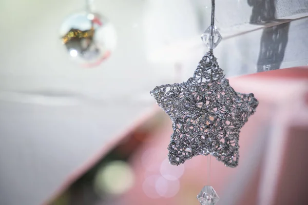 Close-up af et juletræ dekoreret . - Stock-foto