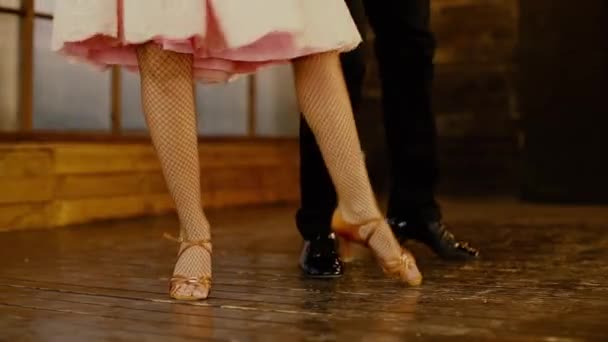 Dirty Dancing, einander lieben Tanzen am Valentinstag, gegen eine — Stockvideo