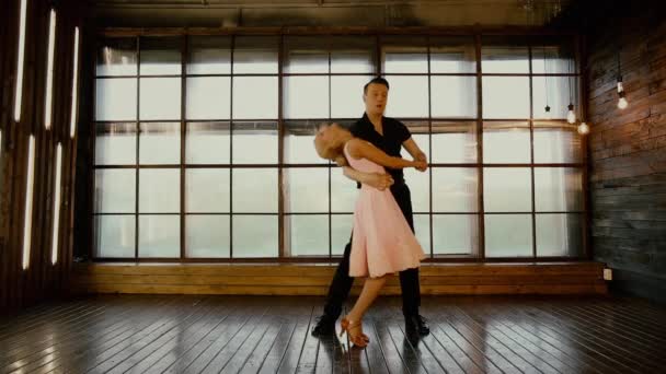 Dirty dancing, newlyweds in love dancing on Valentines Day, against — Stock Video