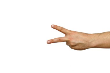 Makas sembolüyle el, iki parmak ileri, beyaz arka planda izole edilmiş.