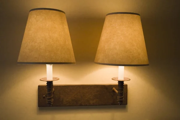 Duas lâmpadas de parede — Fotografia de Stock