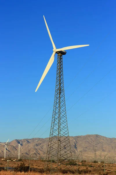 Elektrische windmolen — Stockfoto