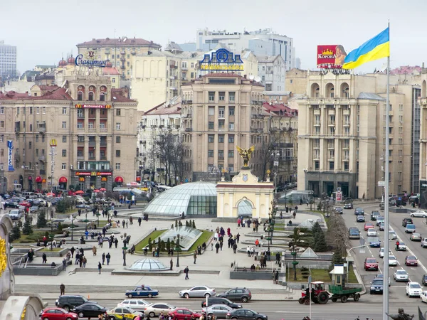 Central square (Kreschatik) in Kiev, Ukraine — Stock Photo, Image