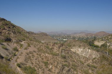Phoenix, Kuzey tarafı, Az