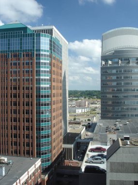 Ofis binalarının ve gökdelenlerin