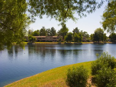 Göl üzerinde daire