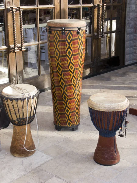 Africké bubny displej — Stock fotografie
