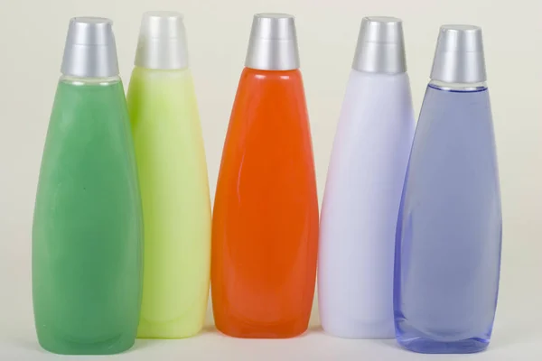 Uppsättning av schampo och balsam i flaskor — Stockfoto