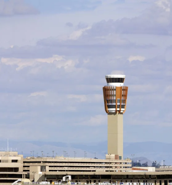 Torre de control de tráfico aéreo —  Fotos de Stock