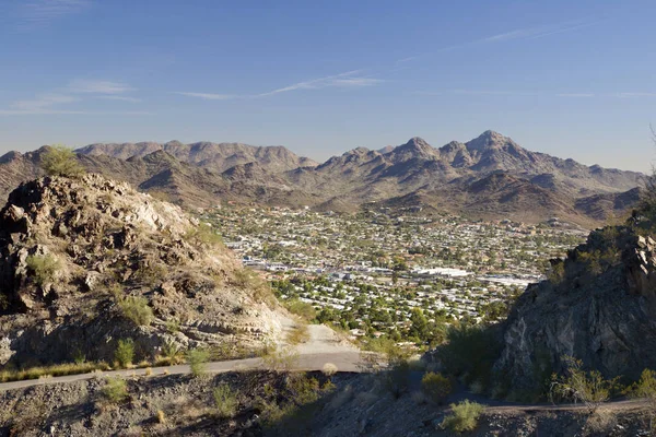 Phoenix, Doğu Yakası, Az