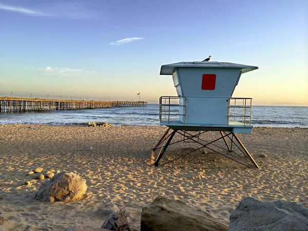 Caseta de salvavidas en Ventura Beach —  Fotos de Stock